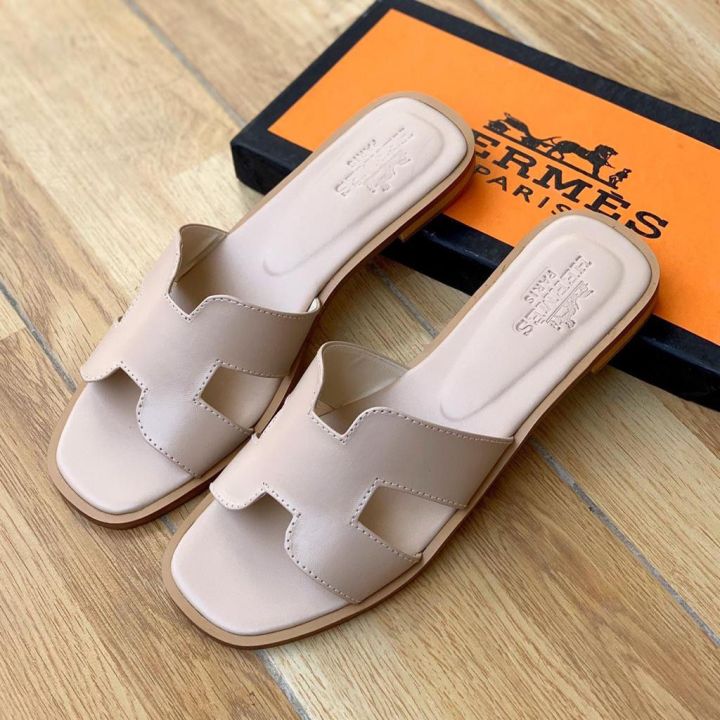 HERMES%20ORAN%20FLAT%20SANDALS%20-%20Image%202