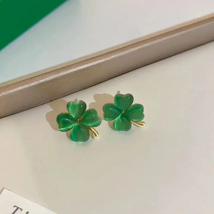 Fashion%20Korean%20Style%20Green%20Heart%20Clover%20Stud%20Earrings%20for%20Women%20Temperament%20Girls%20Jewelry%20for%20Lady%20-%20Image%206
