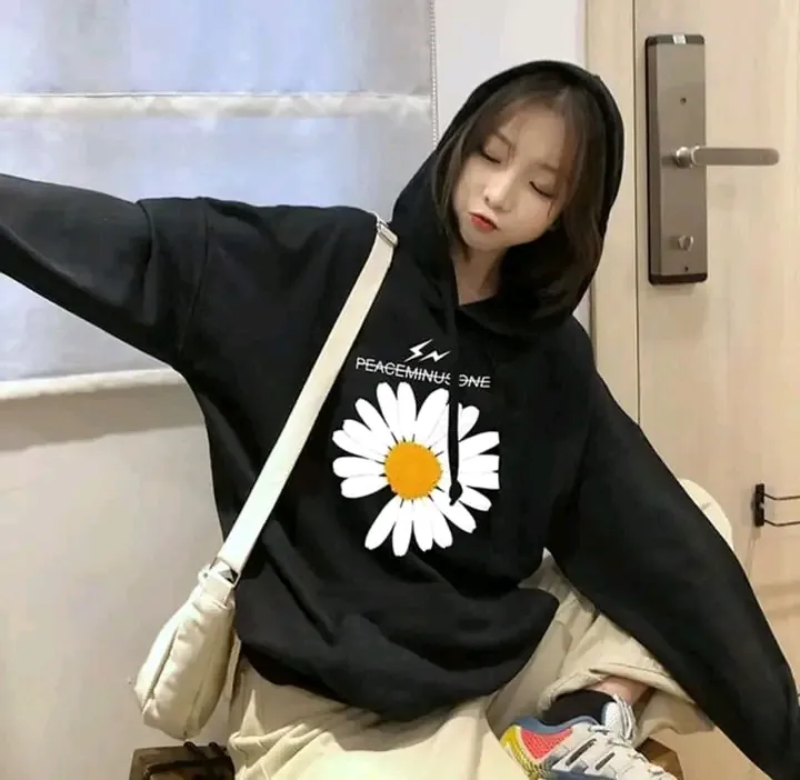 Full%20Sleeve%20Premium%20Hoodie%20Sweatshirt%20for%20Women,%20Comfortable%20and%20Stylish%20-%20Image%202