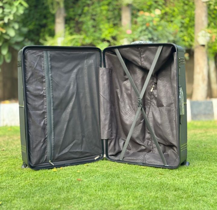 Cartier%20Luggage%20Bag%20(Set%20of%203)(22",26",30")%20-%20Image%205