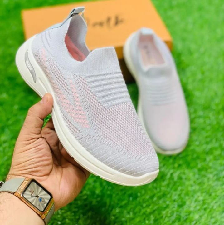 Skechers%20Shoes%20for%20Women%20Low%20Cut%20Athletic%20Sneakers%20Socks%20Walk%20Running%20and%20Exercise%20Shoes%20-%20Image%206