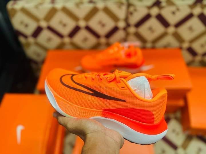 N.i.k.e%20Men's%20running%20shoes%20for%20athletes%20-%20Image%205