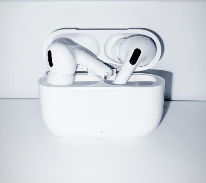 Realme%20Buds%20Air%20Pro%20Wireless%20Earbuds%20Multitouch%20Function%20TWS%20Wireless%20Mini%20Air%20Buds%20-%20Image%205