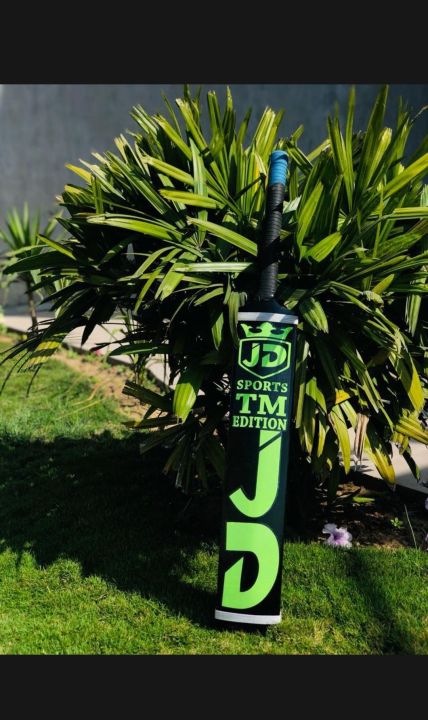 JD%20TM%20Taimoor%20Mirza%20Edition%20TAPE%20BALL%20EXCLUSIVE%20CRICKET%20BAT%20-%20Image%205