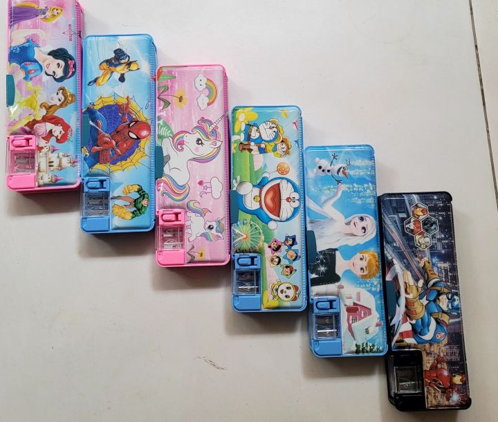 Magnetic%20Geometry%20Box%20with%20Light%20%20%E2%80%93%20Fun,%20Beautiful%20Design%20Pencil%20Case%20for%20Girls%20with%20Multiple%20Compartments%20-%20Image%203