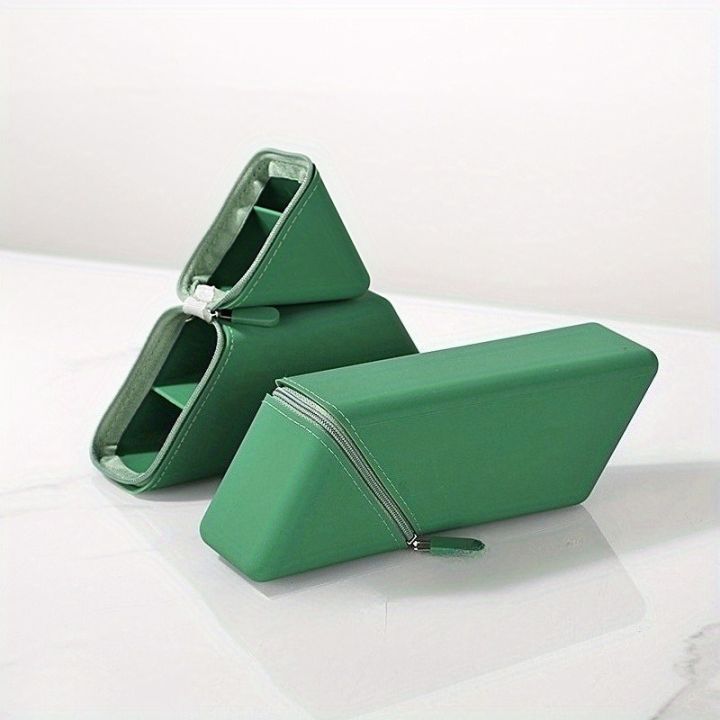 Foldable%20Silicone%20Pen%20Holder-Large%20Capacity%20Expandable%20Pencil%20Cup%20for%20Desk,%20Study%20&%20Office,%20Portable%20%20for%20Students/Teachers%20-%20Image%206