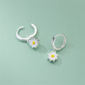 Sweet Daisy Flower Hoop Earrings For Women 2023 New Fashion Round Earrings For Wedding Party Korean Temperament Ear Jewelry K0. 