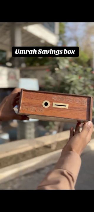 Wooden%20Umrah%20Saving%20Box%20With%20Lock%20-%20Money%20Saving%20Box%20For%20Hajj%20&%20Umrah%20-%20Gift%20for%20Muslims%20-%20Image%205