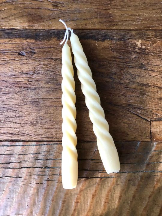TWO LONG SPIRAL TAPER CANDLE IN PASTEL COLOURS (20 cm Tall)