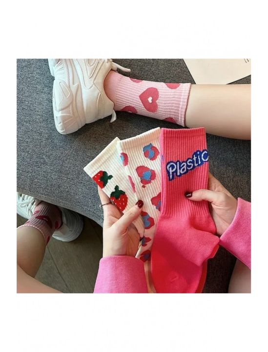 Trend%20Socks%20for%20Women%20%E2%80%93%20Cute%20Strawberry%20Heart%20Cotton%20Crew%20Socks%20-%20Image%202