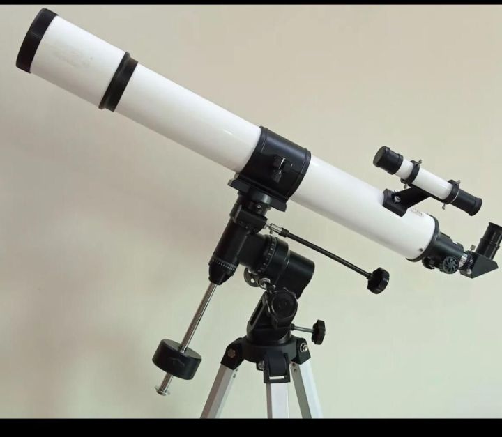 Educational 80/900mm telescope for Moons, Planets and Stars . Astronomical Telescope