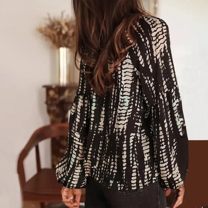 Plus%20Size%20Women's%20Shirt,%20Stripesd%20Printed%20V-Neck%20Long-Sleeved%20Top,%20Casual%20Resort%20Style%20Shirt,%20Soft%20Fabric,%20Loose%20Cutting%20-%20Image%202