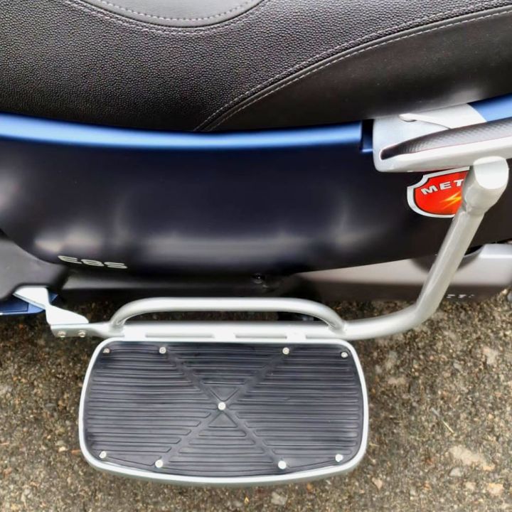 Premium Quality Pillion Rider Footrest / Lady Footboard / Rear Passenger Footpeg for Metro Yadea E8S Pro / E8S 200 Electric Scooter E-Motorbike