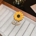 Shiny Rhinestone Sunflower Brooch Pin For Women Luxury Zircon Daisy Flower Collar Badge Elegant Floral Bouquet Corsage Jewelry. 