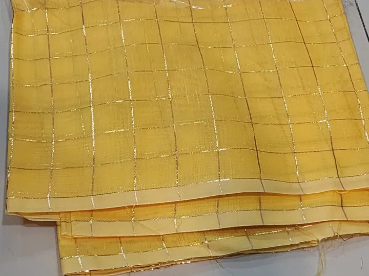 Elegant%20Indian%20Cotton%20Silk%20Check%20Saree%20with%20Blouse%20Piece%20-%20Perfect%20for%20Traditional%20Occasions%20-%20Image%203