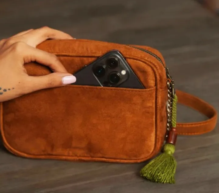 Crossbody%20Shoulder%20Bag%20For%20Girls%20New%20Embroidery%20Trendy%20Handbag%20Ethnic%20Style%20Ladies%20Handbag%20New%20design%C2%A0%20purse%20Jannat%20Store%20-%20Image%204