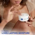 NIVEA Soft Light Moisturizing Cream - 200 ML Nivea Jar Moisturizing Cream. 