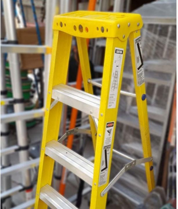 Power%20Safe%20Fiberglass%20Ladder%20Tested%20At%2090000%20Volts%20And%20Protect%20Against%20Electric%20Shocks%20-%20Image%203