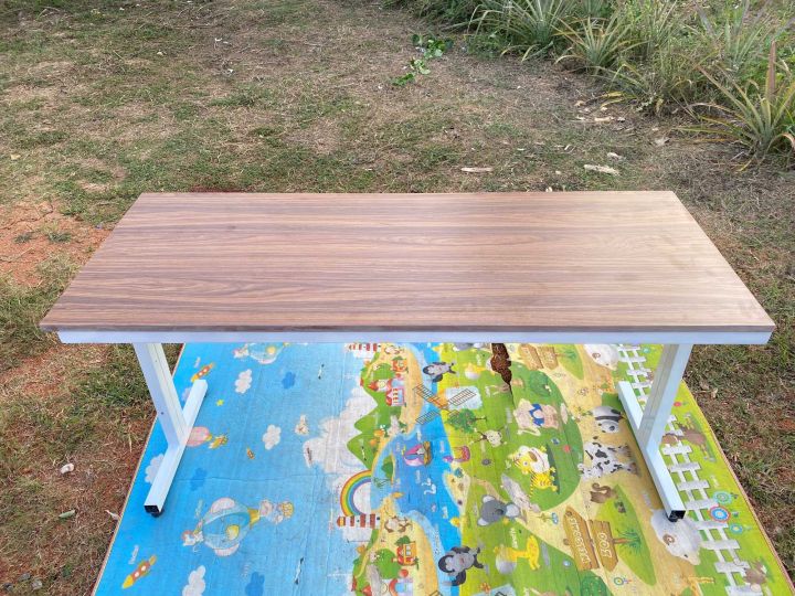 Desktop%20tabel%20and%20cabin%20table%20-%20Image%204