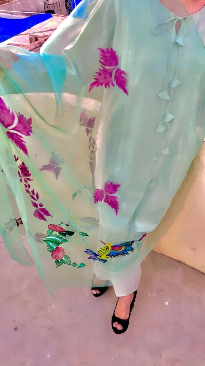 Hand%20painted%20organza%20dupatta,%20hand%20painted%20dupatta,%20beautiful%20Hand%20paint%20dupatta%20-%20Image%204