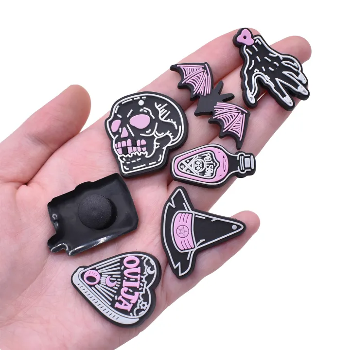 Gothic%20Witchy%20Hole%20Shoe%20Charms%20PVC%20Clog%20Buckles,%20Skull%20Bat%20Tarot%20Crystal%20Witch%20Hat%20DIY%20Sandal%20Halloween%20Decor%20Accessories%20-%20Image%203