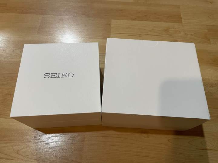 Seiko%20Seiko%20box%20Seiko%20watch%20box%20Seiko%20watch%20box%20genuine%20Seiko%20watch%20box%20white%20velvet%20pillow%20-%20Image%205