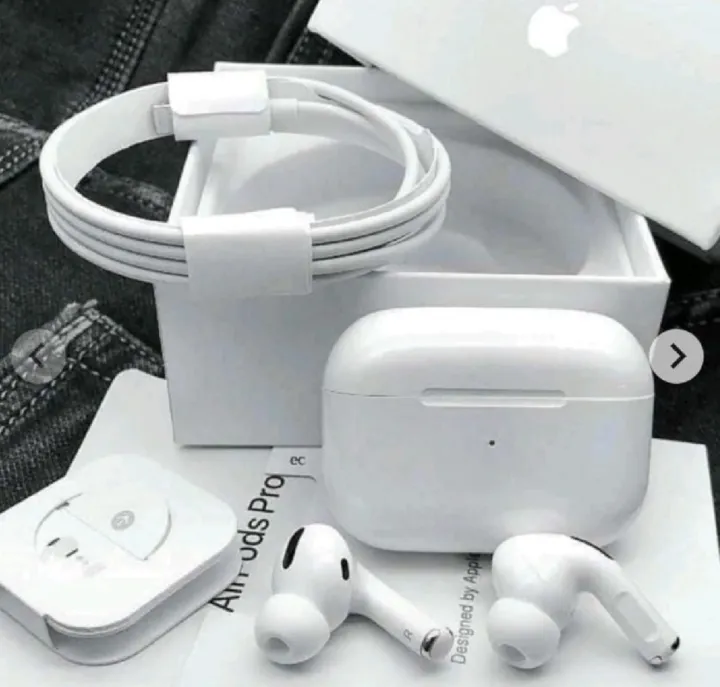 AirPods%20Pro%202nd%20genaration%20Made%20in%20Dubai%20Wireless%20Charging%20Bluetooth%20Earbuds%20-%20Image%205