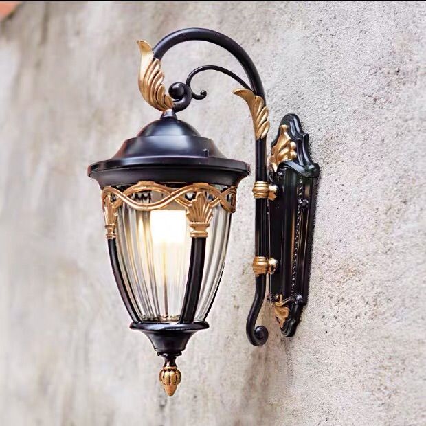 European-style%20outdoor%20waterproof%20exterior%20wall%20lamp%20-%20Image%204
