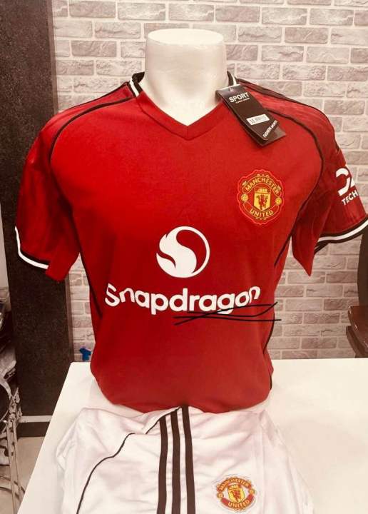 Manchester%20United%20Home%20Jersey%20kit%202025/26%20-%20Image%203