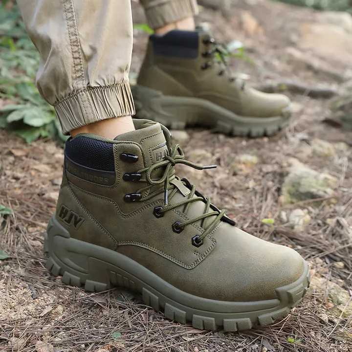 High-Top%20Leather%20Men's%20Boots%20Breathable%20Desert%20Combat%20Boots%20Outdoor%20Non-slip%20Hiking%20Boots%20Men%20Motorcycle%20Boots%20Work%20Ankle%20Boots%20-%20Image%204