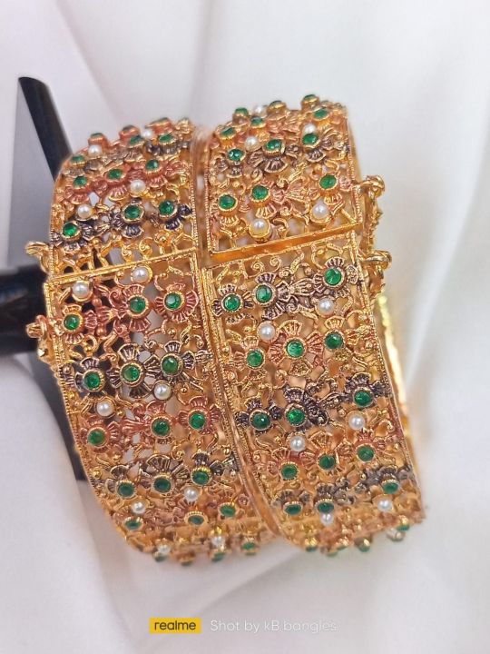 Bangles%20(%DA%A9%DA%91%DB%92)%20-%20Image%202