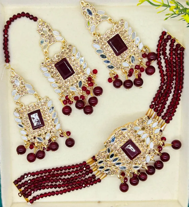 Charming%20Hyderabadi%20Choker%20Patti%20Set%20with%20Big%20Earrings%20&%20Tikka%20for%20Women%20and%20Girls%20%E2%80%93%20New%20Antique%20Design%20-%20Image%202