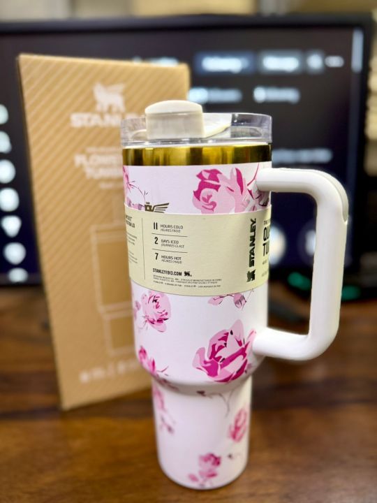 Stanley%20Flower%20Print,%20Stainless%20Steel%20tumbler%0AWith%20Stanley%20printed%20Box%20and%20catalogue%0AStraw%20included%20-%20Image%206