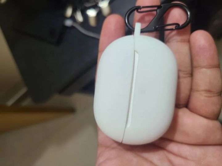 silicon%20premium%20protective%20Cover%20For%20QCY%20ArcBuds/HT07%20-%20Image%209