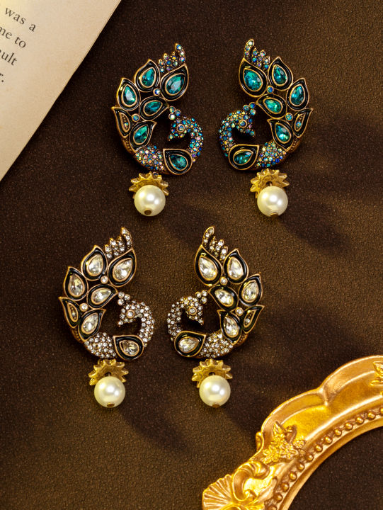 1%20Pair%20of%20Vintage%20Retro%20Two-Tone%20Rhinestone-Embellished%20Elegant%20Peacock%20Pendant%20Earrings%20Suitable%20for%20Women%20to%20Wear%20Daily,%20Attend%20Parties,%20or%20as%20a%20%20pen%20gpt%20-%20Image%202