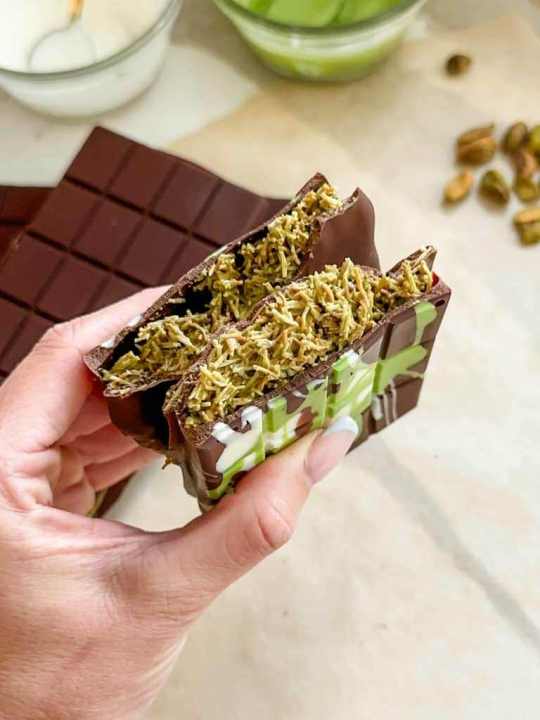 Yala%20Chocolate%20Pustachio%20Kunafa%20Chocolates%20-%20Image%204
