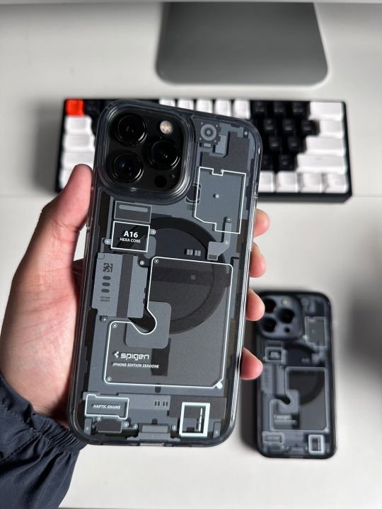 Spigen%20back%20cover%20(Original)%20-%20Image%202