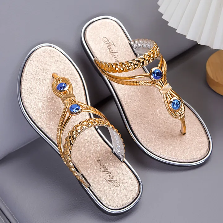 Casual%20Ladies%20Sandals%20Women's%20Flip%20Flops%20for%20Beach%20Lightweight%20and%20Casual%20Slippers%20for%20Outdoor%20Flat%20Bottomed%20Rhinestone%20Sandals%20-%20Image%203