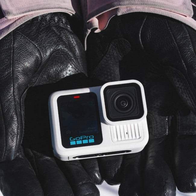 GoPro%20Hero%2013%20Polar%20White%20%E2%80%93%20Limited%20Edition%20-%20Image%204