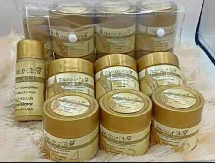 Glamour%20Glow%2024K%20Gold%20Ultra%20Glowing%20Facial%20Kit%20-%20Image%202