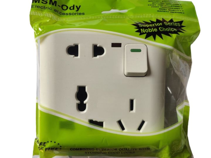 8%20pin%20Multi%20All%20Rounder%20Combined%20Socket%20with%20Switch%2015A%20-%20Image%203