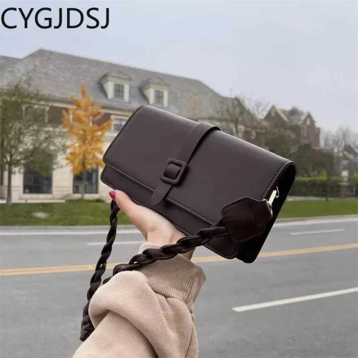 Womens%20Premium%20Quality%20Double%20Shoulder%20Strap%20or%20Crossbody%20Fashionable%20bag%20-%20Image%206