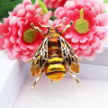 European and American fashion enamel animal brooch popular bee accessories pins jewelry. 
