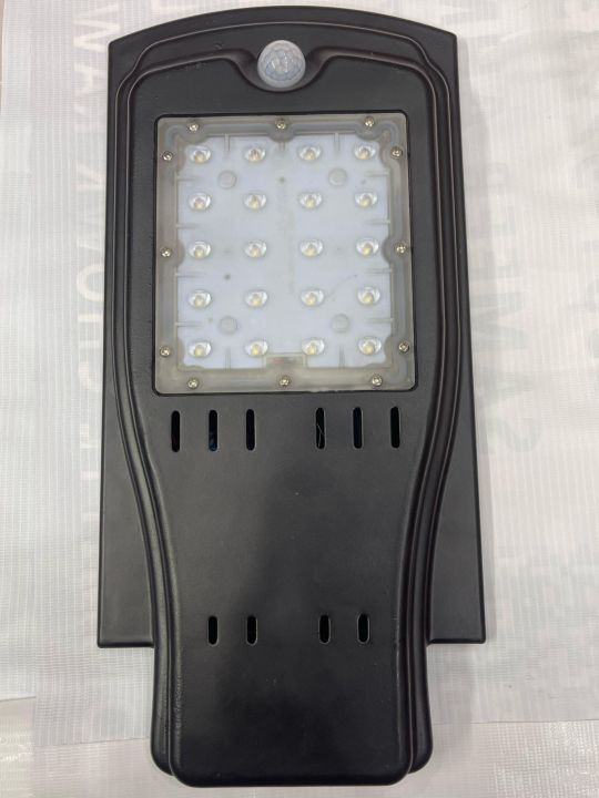 SOLAR%20STREET%20LIGHT%20-%20Image%203