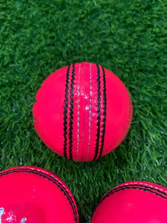 Pink%20Cricket%20Hard%20Ball%20156gm%20-%20Image%203