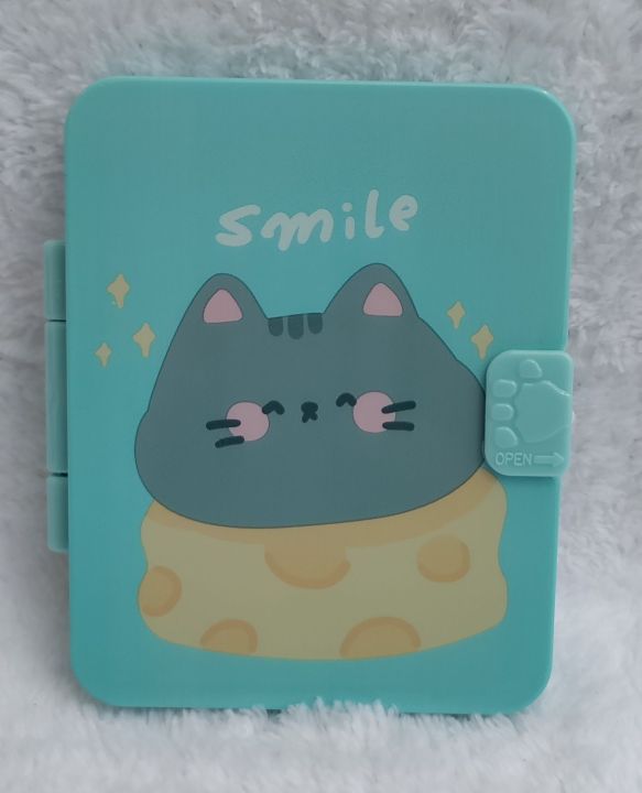 Portable%20Cute%20Mirror%20And%20Comb%20Set%20-%20Image%203