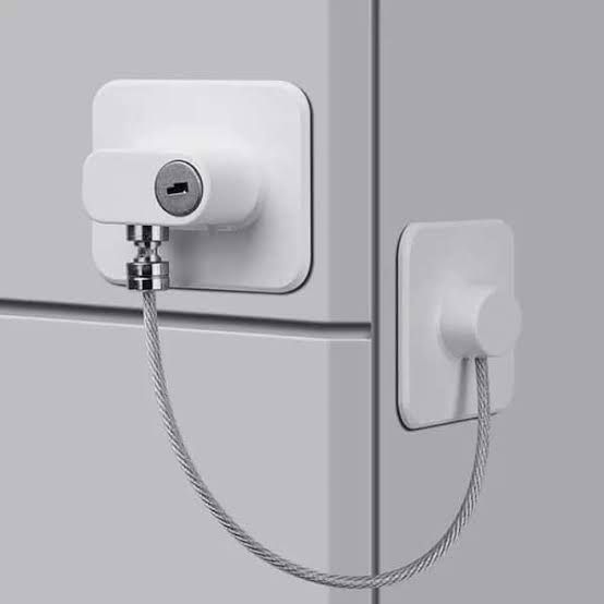 Refrigerator%20Locks,Fridge%20Lock,Freezer%20Lock%20with%20Key%20for%20Child%20Safety,Locks%20to%20Lock%20Fridge%20and%20Cabinets%20-%20Image%205