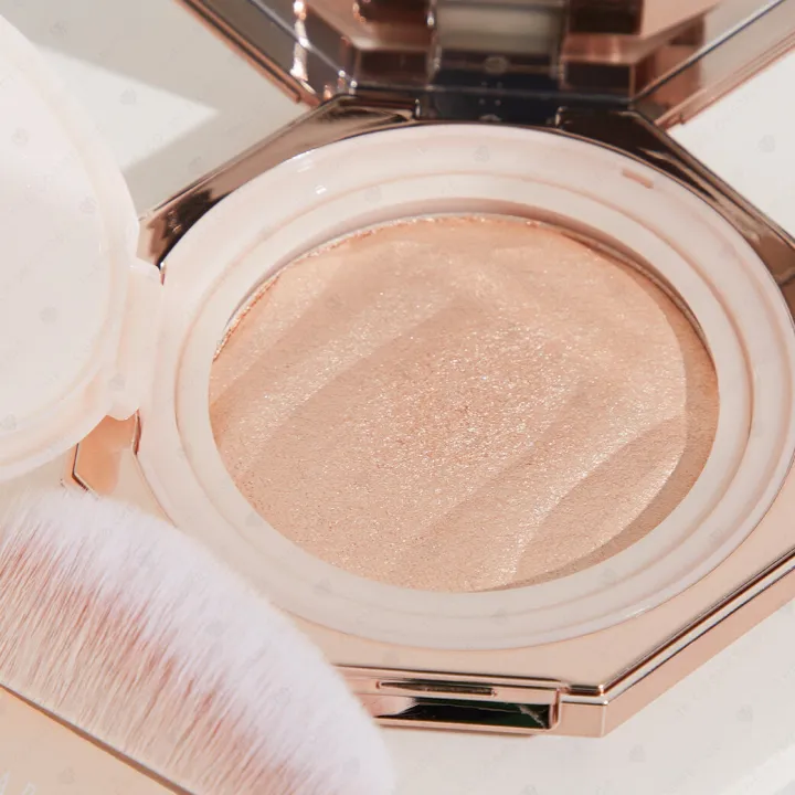 Dear%20Dahlia%20blooming%20edition%20endless%20glow%20illuminator%207.3g-sunlit%20highlight%20soft%20champagne%20(yellow%20skin)%20-%20Image%205