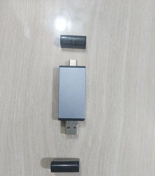 USB%20Micro%20Card%20Reader%20-%20Image%203