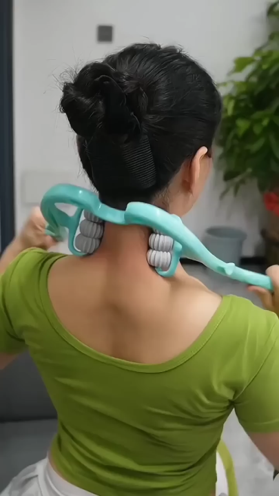 6 Wheel Dual Pressure Point Cervical Neck Massager Pinpoint Roller Neck Spine Massage Tool Manual 6 Ball Roller Neck And Body Massagers  ( MT )
